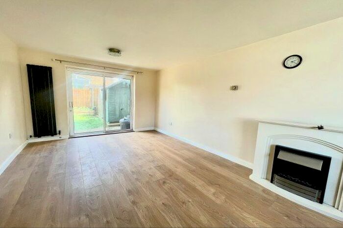 3 Bedroom Property To Rent In Yellow Hundred Close, Dursley, GL11