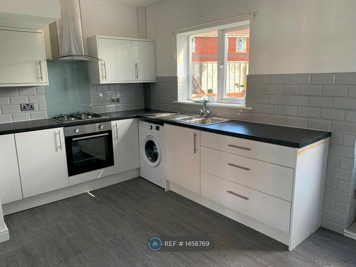 3 Bedroom Terraced House To Rent In Cypress Road, Droylsden, Manchester, M43