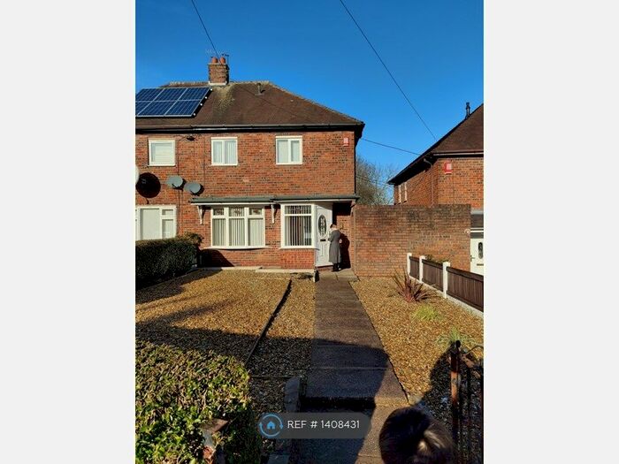 3 Bedroom Semi-Detached House To Rent In Rayleigh Way, Stoke-On-Trent, ST2