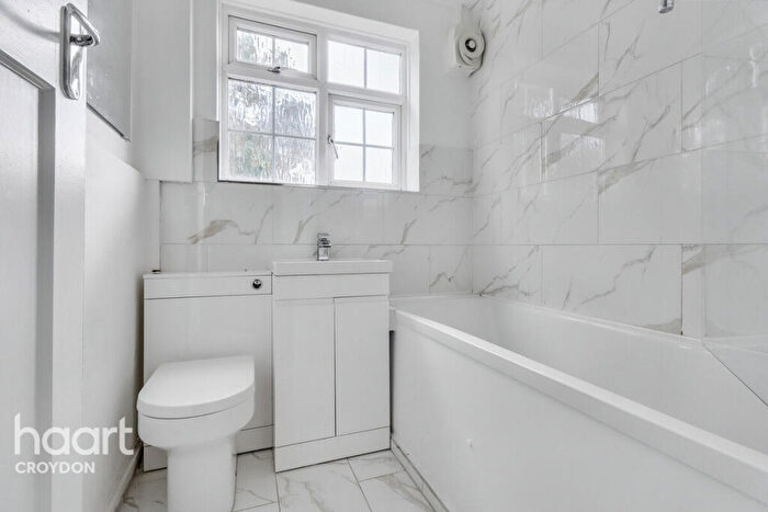 2 Bedroom Flat For Sale In St James's Road, Croydon, CR0
