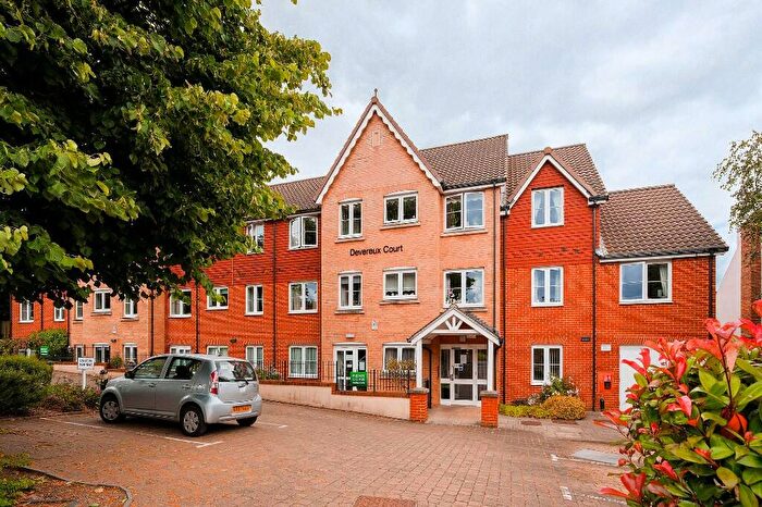 1 Bedroom Retirement Property To Rent In Snakes Lane West, Woodford Green, Essex, IG8