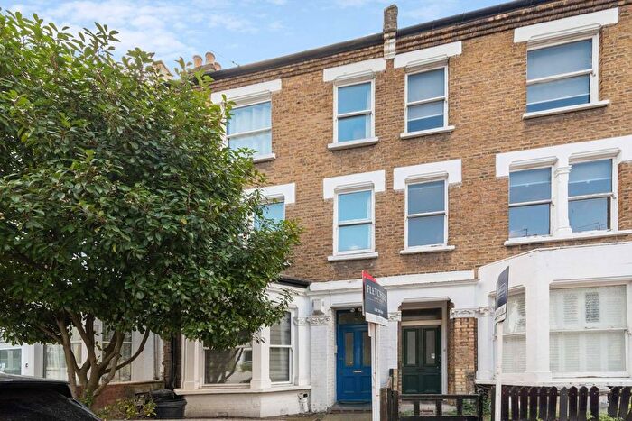 3 Bedroom Flat To Rent In Sulgrave Road, London, W6
