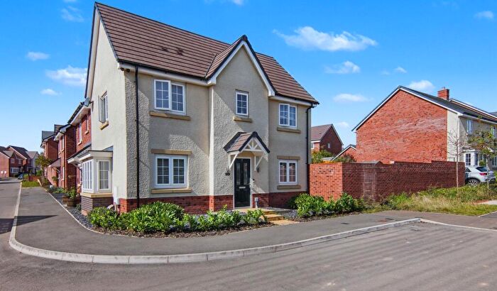 3 Bedroom Semi-Detached House For Sale In Hurst Way, Coventry, CV4