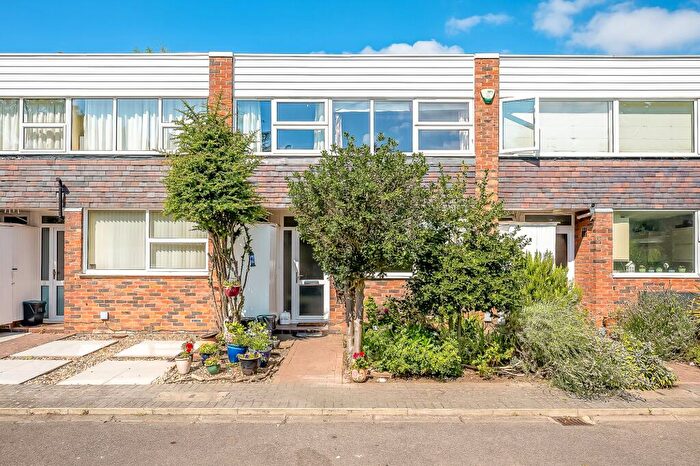 4 Bedroom Terraced House For Sale In Alton Gardens, Beckenham, BR3
