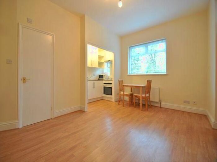 1 Bedroom Flat To Rent In Gordon Road, London, W5