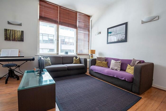 1 Bedroom Flat To Rent In China House, Harter Street, Manchester, M1