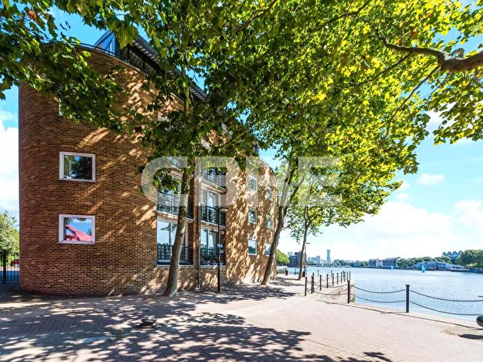 2 Bedroom Apartment For Sale In Lock Keeper Heights, Brunswick Quay, SE16