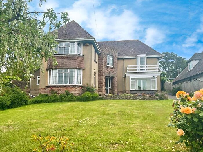 5 Bedroom Detached House For Sale In Melcombe Avenue, Weymouth, DT4