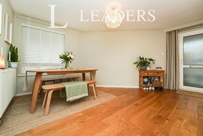 2 Bedroom Apartment To Rent In Sandringham Court, GL53