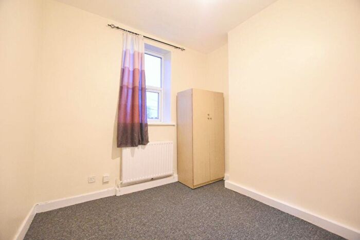 1 Bedroom Flat To Rent In High Road Leyton, London, E10