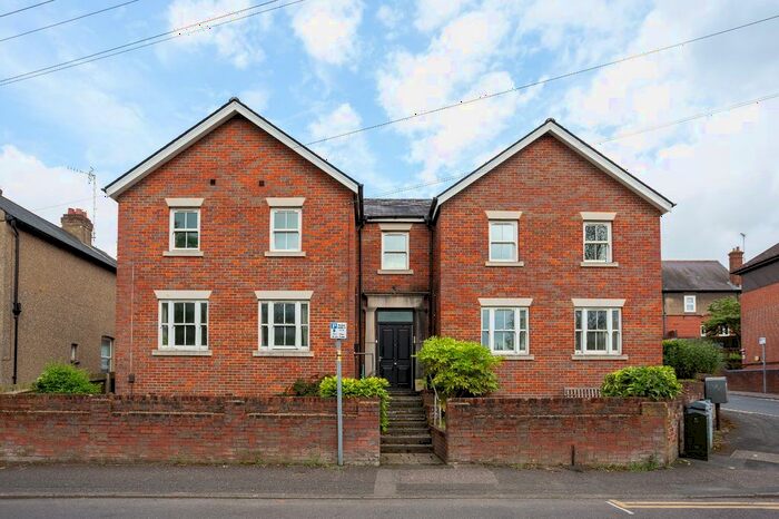 2 Bedroom Flat To Rent In Cotterells, Hemel Hempstead, Hertfordshire, HP1