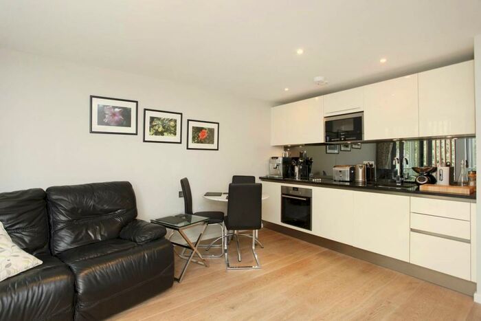 Studio To Rent In Blackthorn Avenue, Barnsbury, London, N7