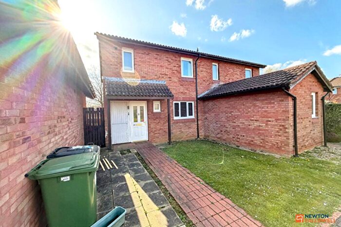 3 Bedroom Semi-Detached House For Sale In Ploverly, Werrington, Peterborough, PE4