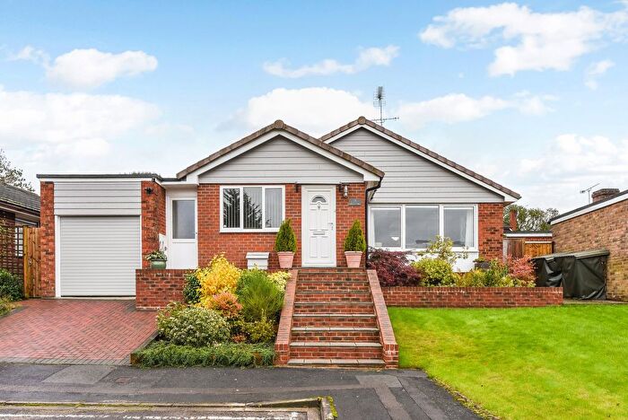 3 Bedroom Bungalow For Sale In Will Hall Close, Alton, Hampshire, GU34
