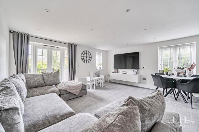 2 Bedroom Apartment For Sale In Edmund Rice House, Brentwood, CM14