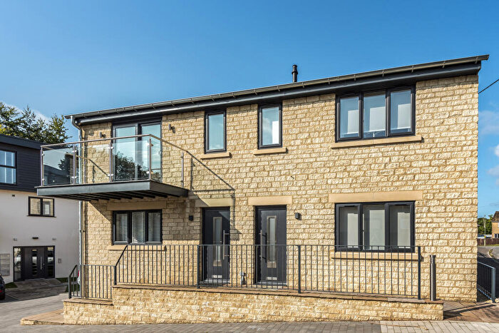 2 Bedroom Apartment To Rent In Admiral Court, Dark Lane, Witney, OX28