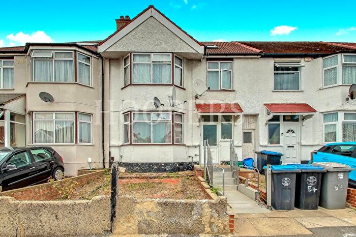 6 Bedroom Terraced House For Sale In Village Way, London, NW10