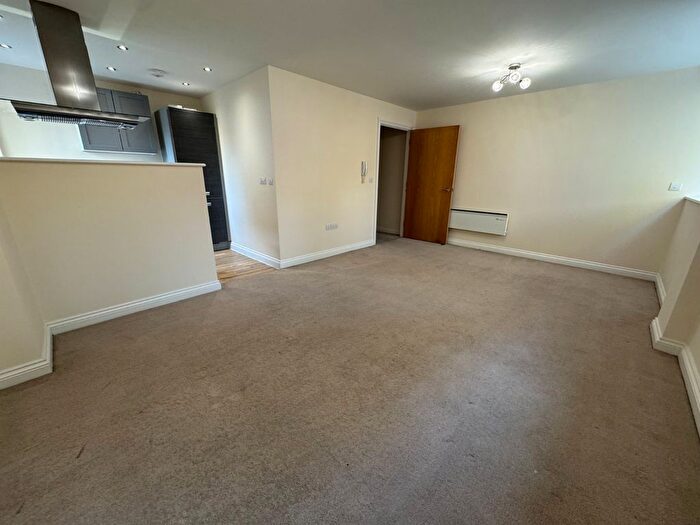 1 Bedroom Flat To Rent In Canal Street, Nottingham, Nottinghamshire, NG1