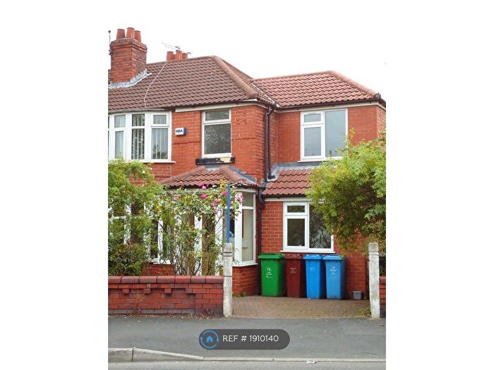 6 Bedroom Semi-Detached House To Rent In Yew Tree Road, Manchester, M14