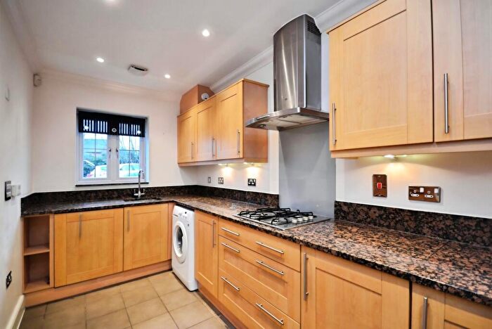 3 Bedroom Terraced House To Rent In Oakley Road, BR2