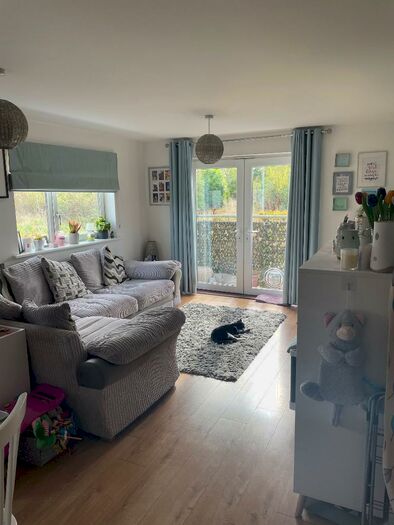 2 Bedroom Flat To Rent In Durrell Dene, Dartford, Kent, DA1