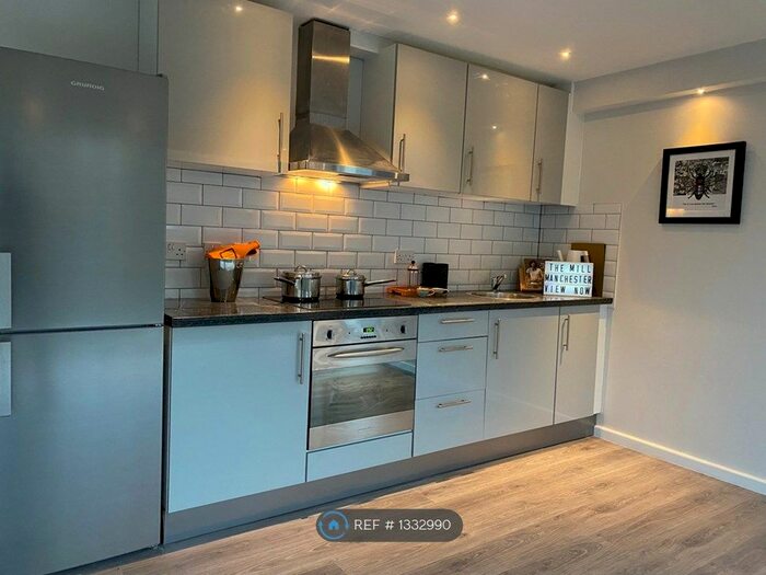 2 Bedroom Flat To Rent In South Hall Street, Salford, M5