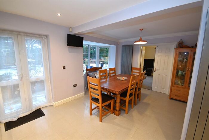 5 Bedroom Detached House For Sale In Sandpiper Close, Macclesfield, SK10