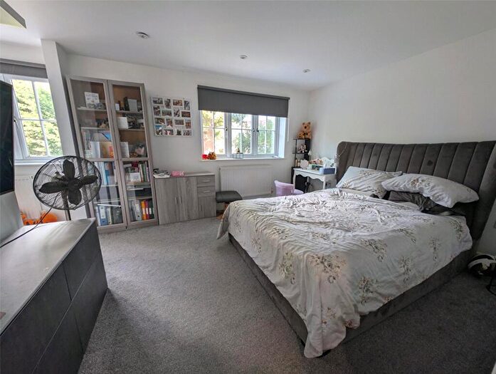 5 Bedroom Detached House For Sale In Collingwood Crescent, Guildford, Surrey, GU1