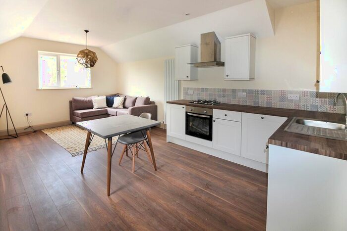 2 Bedroom Terraced House To Rent In Albany Road, Roath, CF24