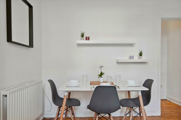 2 Bedroom Apartment To Rent In Matthews Street, Battersea, SW11