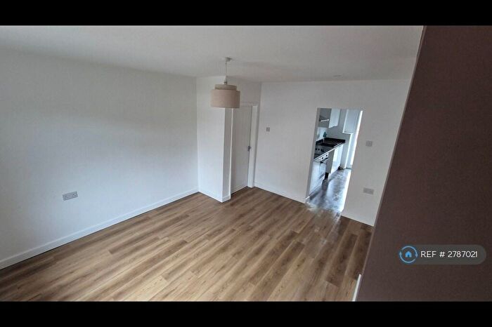 2 Bedroom Flat To Rent In Pool Street, Stoke-On-Trent, ST4
