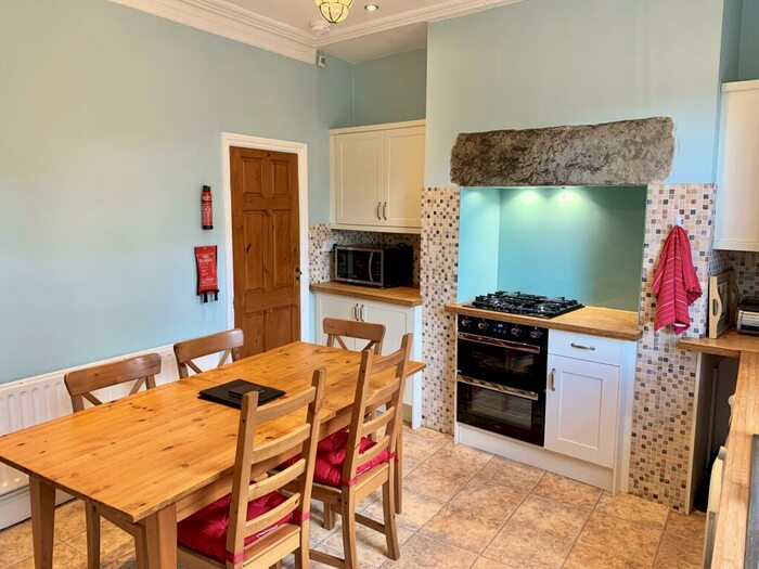 4 Bedroom House To Rent In Wharfedale Grove, Leeds, LS7