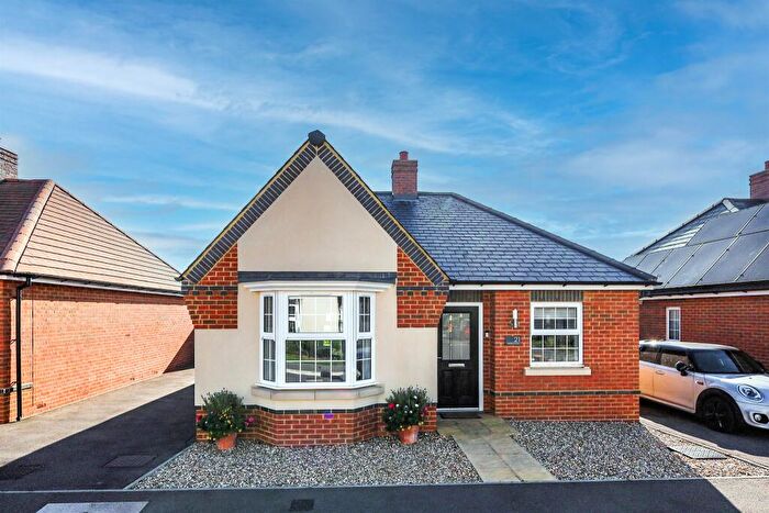 2 Bedroom Detached Bungalow For Sale In Pendine Gardens, Eastbourne, BN22