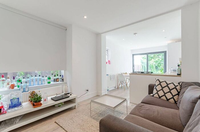 5 Bedroom Terraced House To Rent In York Road, Leyton, London, E10