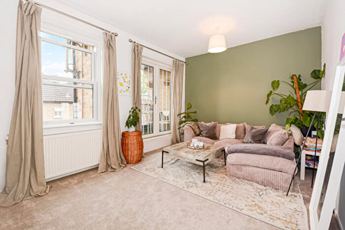 1 Bedroom Flat To Rent In Queensbury Street, Canonbury, N1