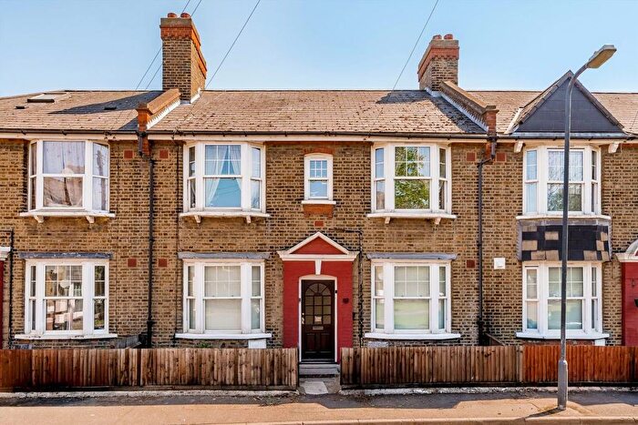 2 Bedroom Flat For Sale In Derrick Gardens, Charlton, SE7