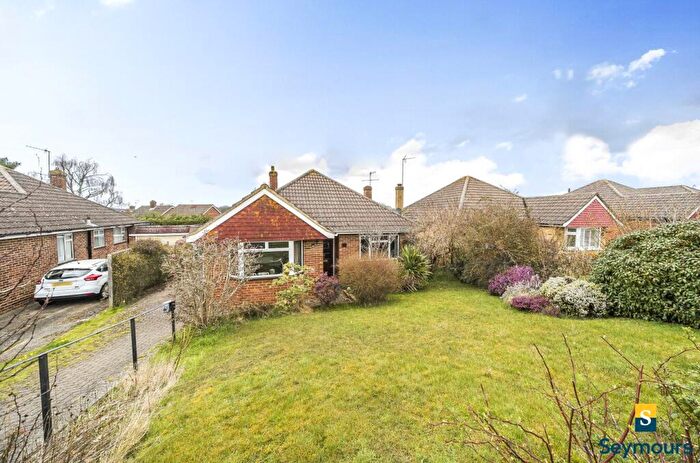 3 Bedroom Bungalow For Sale In Envis Way, Fairlands, Guildford, GU3