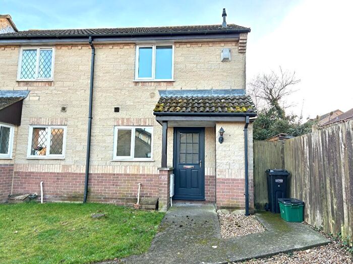 2 Bedroom Terraced House To Rent In Adams Close, BA2