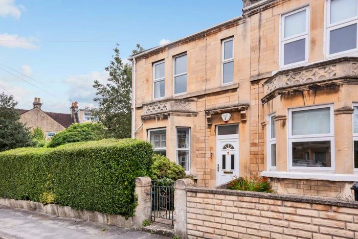 5 Bedroom End Of Terrace House To Rent In Third Avenue, Bath, BA2