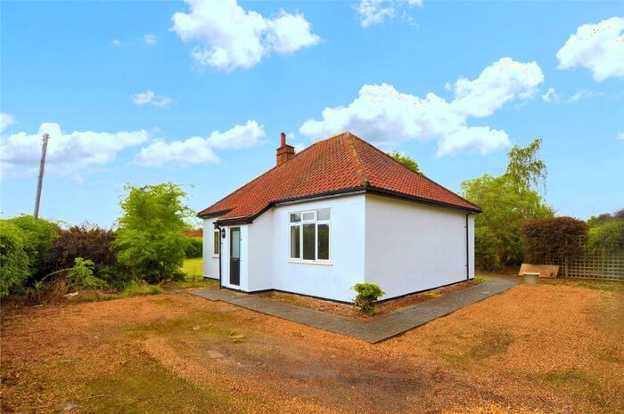 3 Bedroom Bungalow To Rent In Hatfield Heath Road, Sawbridgeworth, Essex, CM21