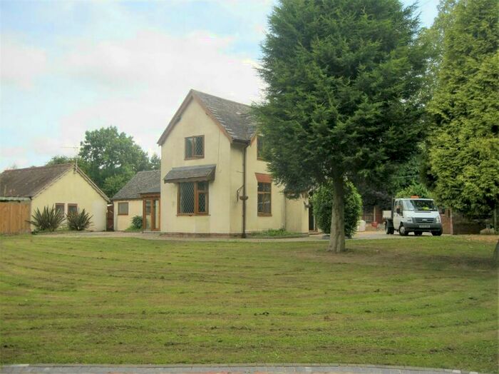 3 Bedroom Detached House To Rent In Hawkesmill Lane Allesley Coventry, CV5