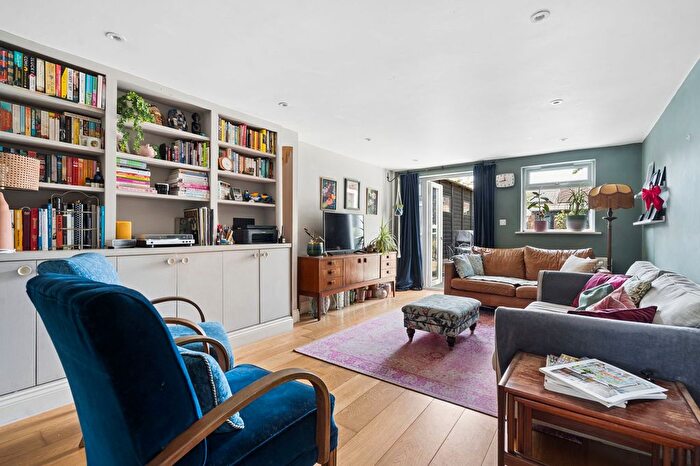 3 Bedroom Terraced House For Sale In Pinner Road, Oxhey., WD19