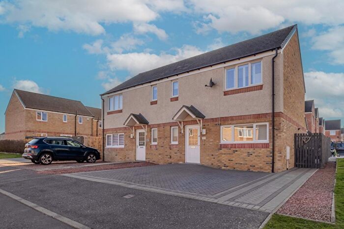 3 Bedroom Semi-Detached House For Sale In Haining Wynd, Muirhead, G69