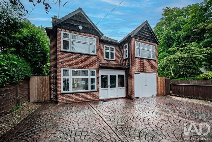 4 Bedroom Detached House For Sale In West Avenue, Coventry, CV2
