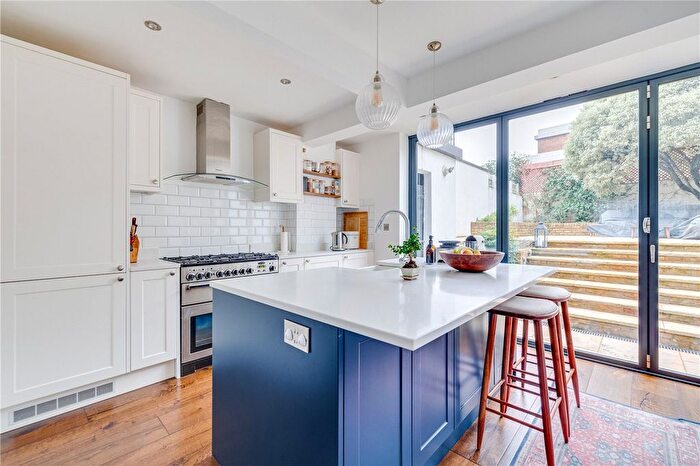 2 Bedroom Flat To Rent In Margravine Gardens, London, W6