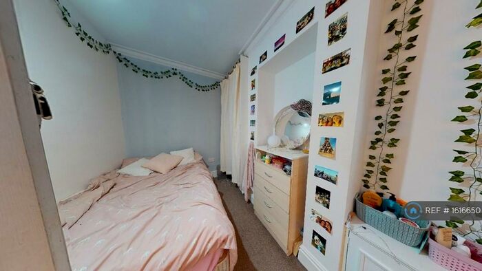 3 Bedroom Terraced House To Rent In Clarendon Park Road, Leicester, LE2