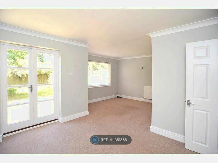4 Bedroom Terraced House To Rent In Redgrave Place, Marlow, SL7