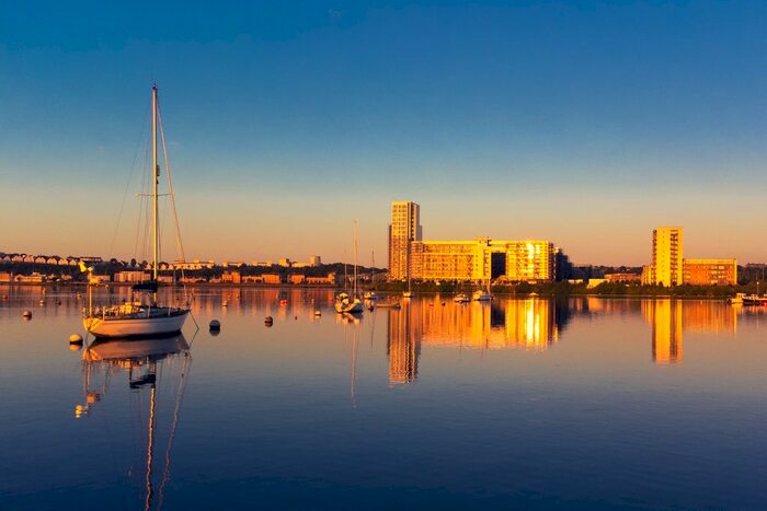 2 Bedroom Flat For Sale In Ferry Court, Cardiff Bay, CF11