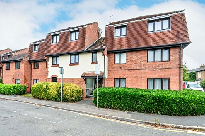 2 Bedroom Flat To Rent In Victoria Street, Slough, SL1