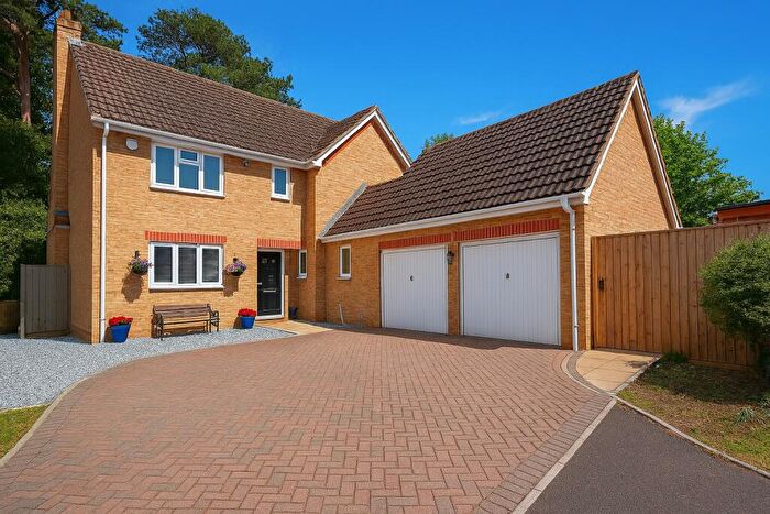 4 Bedroom Detached House For Sale In Hillside Road, Corfe Mullen, BH21